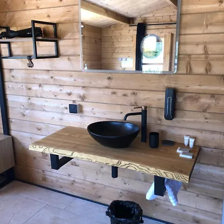 Les De Tesa 4 住宿加早餐酒店 3*